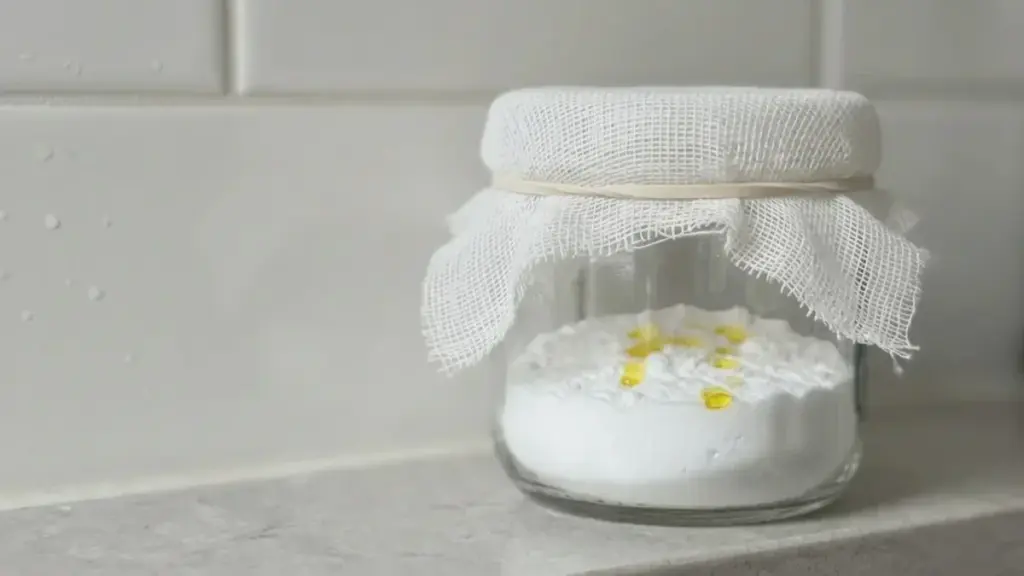 Comment fabriquer un désodorisant naturel efficace pour la salle de bain ? Il vous faut juste un bocal et deux ingrédients